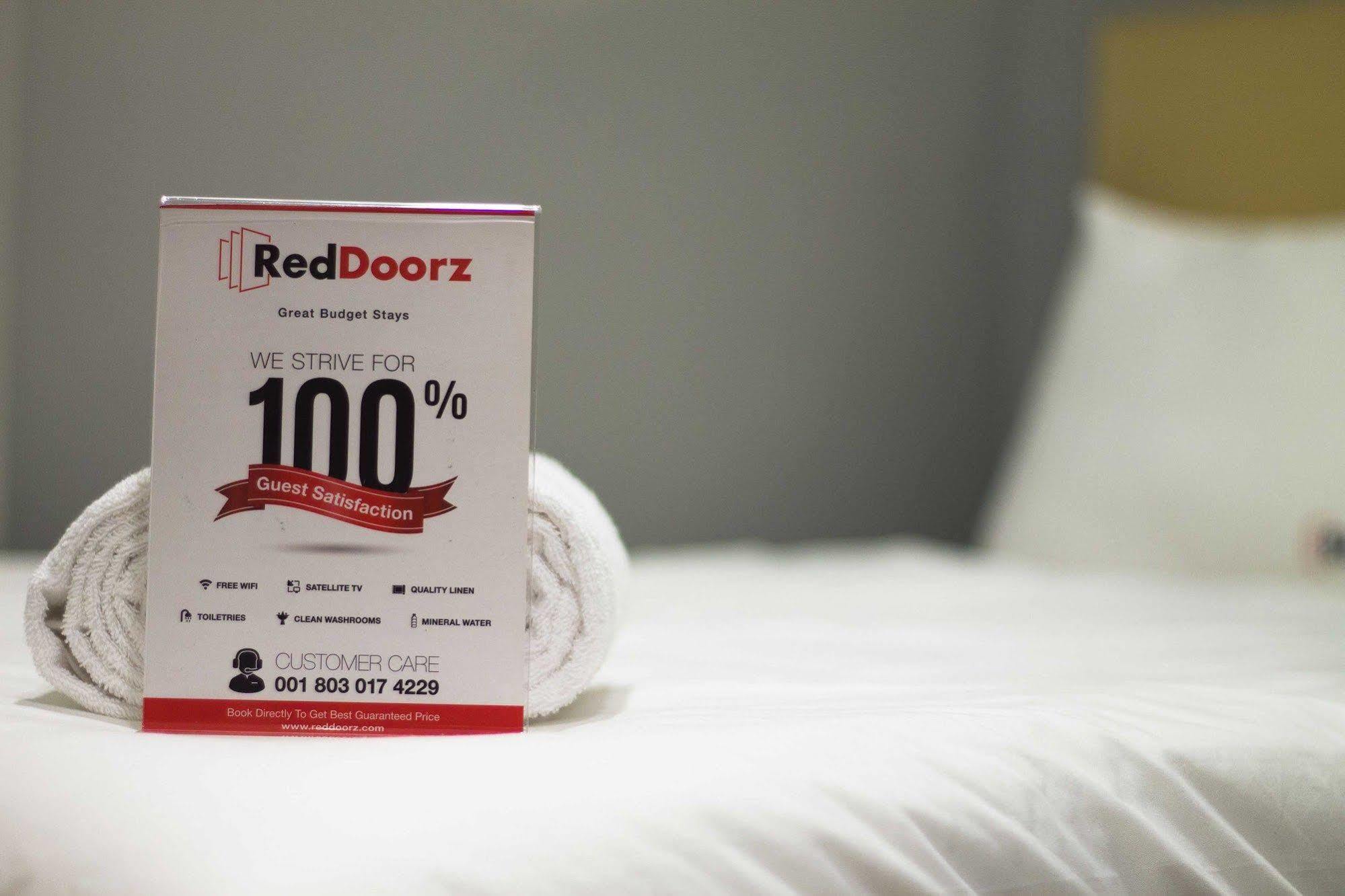 Reddoorz Apartment @ Pulo Gadung Jakarta Bagian luar foto